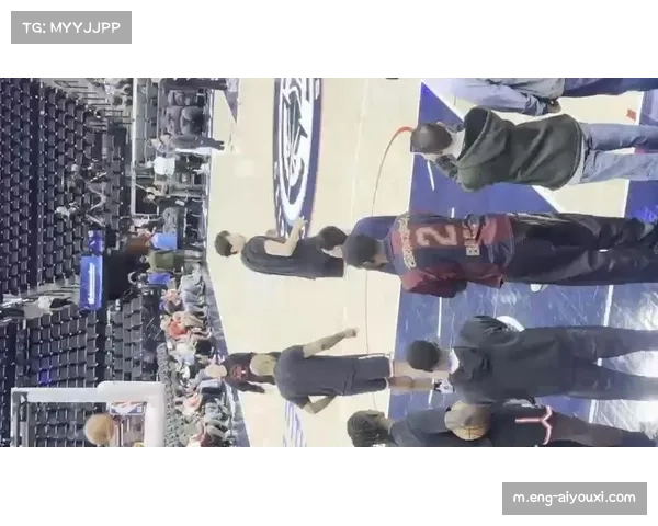 杨瀚森热身展个性 开拓者赛场奏响华语乐曲